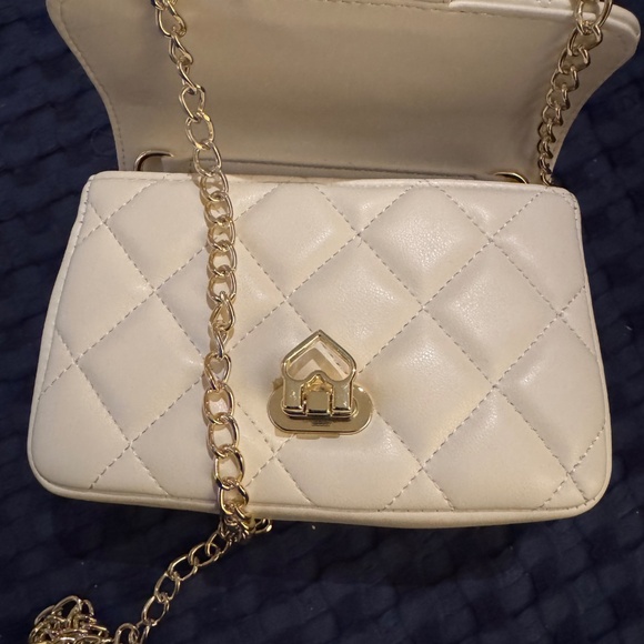 White Small Purse with Faux Pearl Handle NEW - Picture 3 of 6